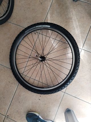 Rueda bicicletaDELANTER( 26")×2.0 Bontrager.