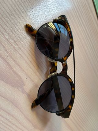 Gafas sol redondas marca Carrera marrones