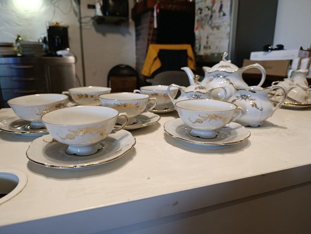 Servizio tè porcellana oro e bianco