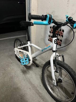Bicicleta infantil + 2 patinetes
