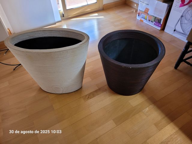 2 Maceteros grandes - Blanco y marrón