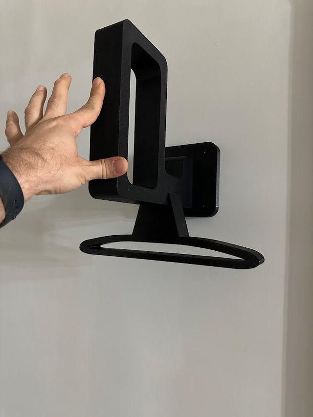 Appendiabiti per casco e abbigliamento moto