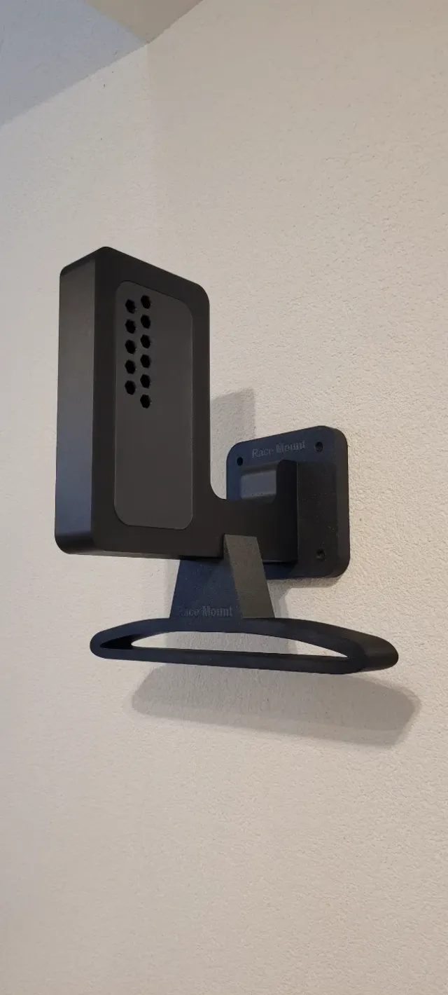 Appendiabiti per casco e abbigliamento moto