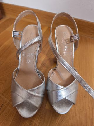 Tacones plateados Mari Paz