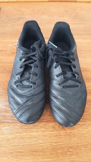 Botas  fútbol Decathlon - Negras talla 34