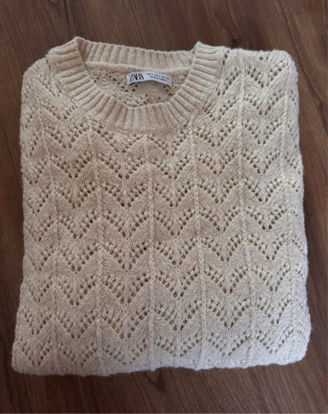 Suéter beige de punto Zara