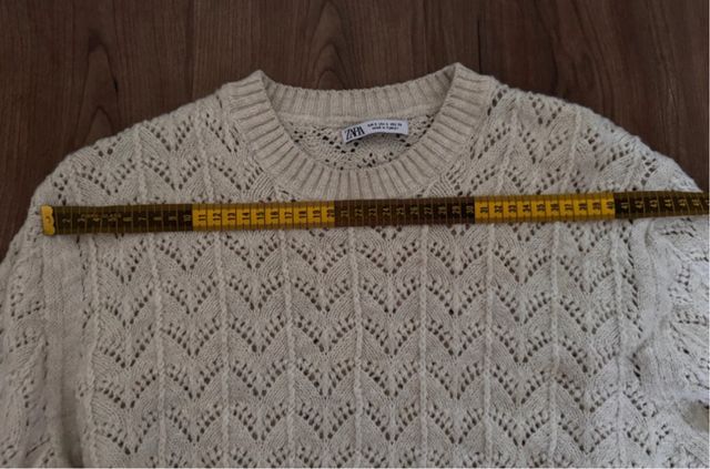 Suéter beige de punto Zara