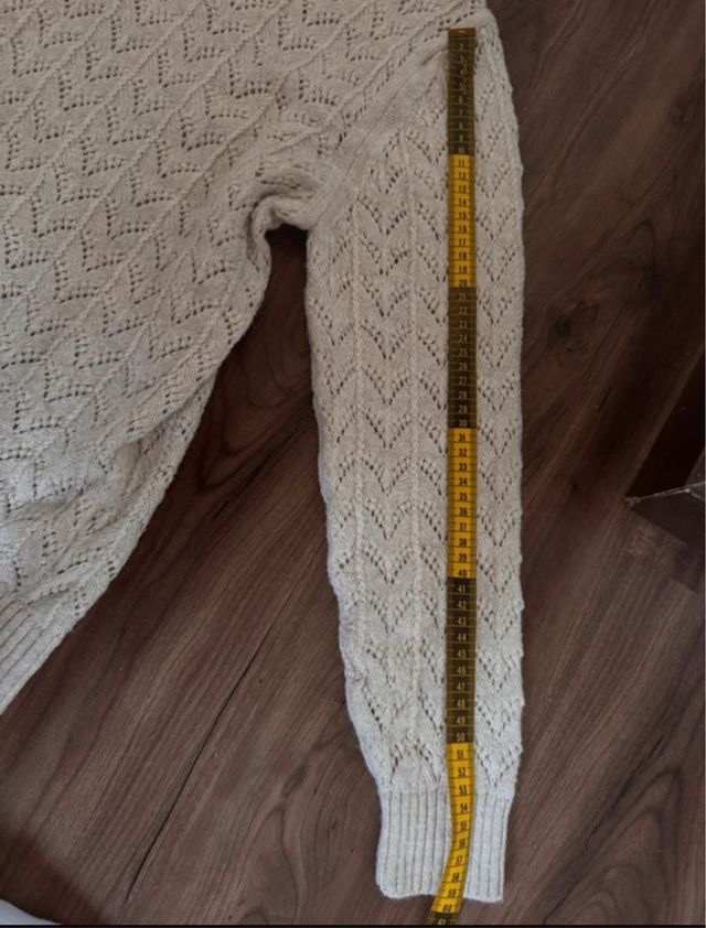 Suéter beige de punto Zara