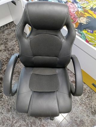 Silla gaming negra - Oficina