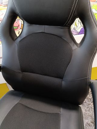 Silla gaming negra - Oficina