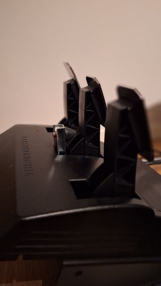 Thrustmaster TS-XW Ferrari con postazione di guida