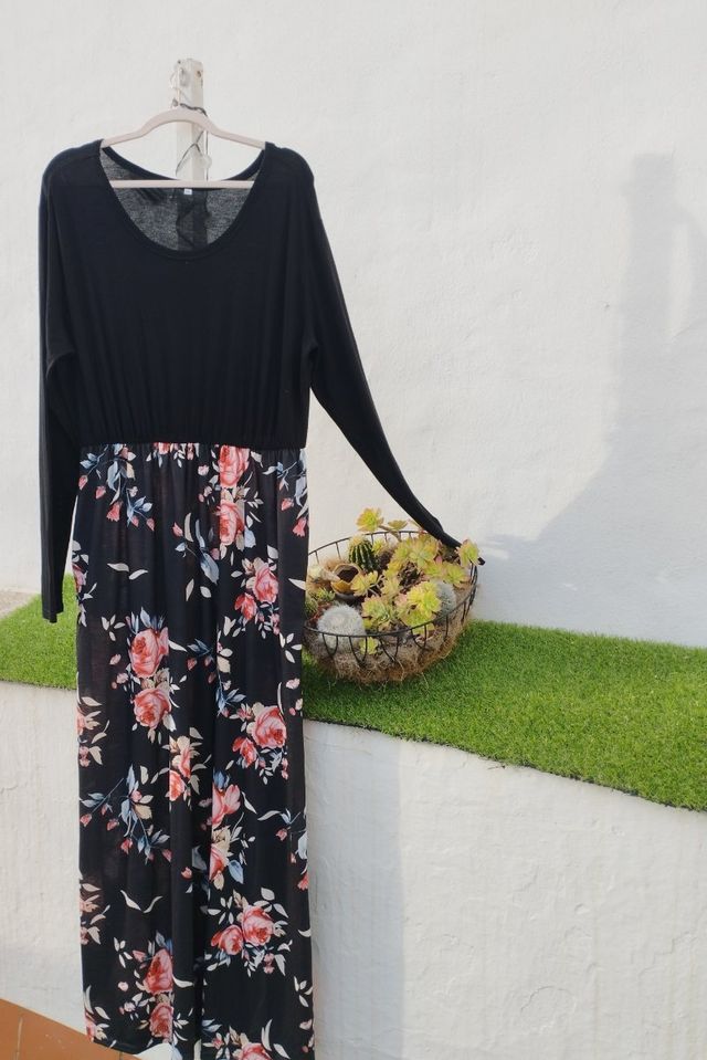 Vestido largo floral negro