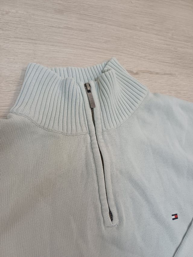 2000's light turtleneck tommy hilfiger sweater