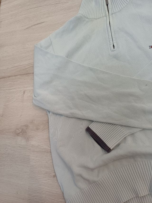 2000's light turtleneck tommy hilfiger sweater