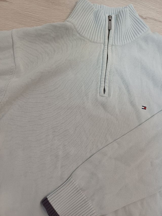 2000's light turtleneck tommy hilfiger sweater
