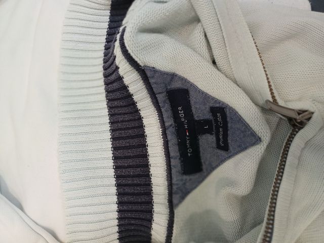 2000's light turtleneck tommy hilfiger sweater