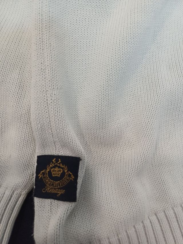 2000's light turtleneck tommy hilfiger sweater