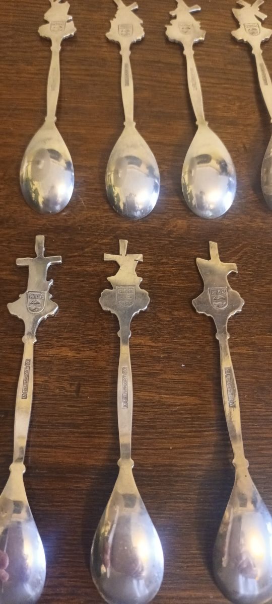 12 Cucharitas de Plata.