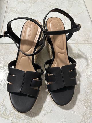 Sandalias cuña Primark negras 41