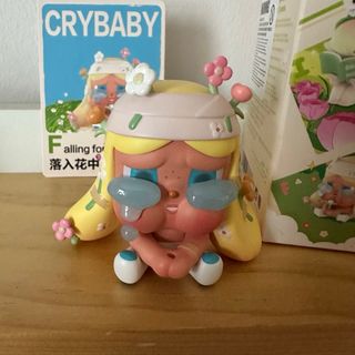 Figura Popmart Crybaby - Hand in Hand