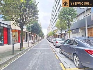 Local comercial en venta en Ensanche - Sar en Santiago de Compostela