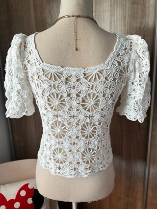 Top blanco calado