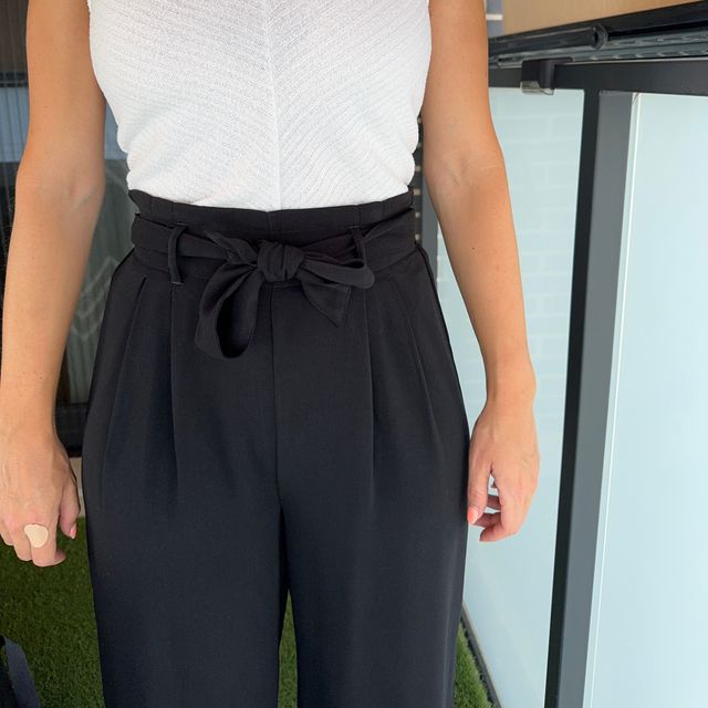 Pantalón culotte negro fluido con lazo