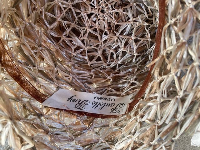 Sombrero vintage beige y dorado