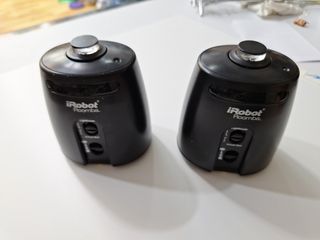 2 Faros iRobot Roomba