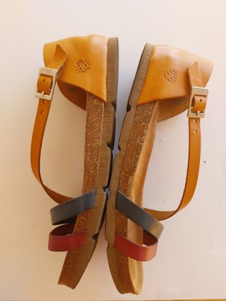 Sandalias Yokono Piel Marrón Multicolor. Talla 37