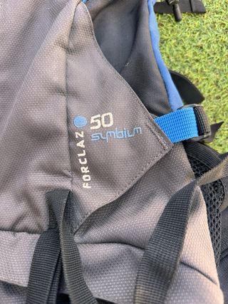 Mochila trekking FORCLAZ Symbium 50L  c funda lluv