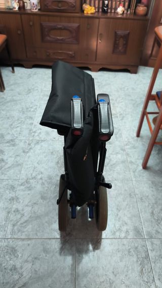 Silla de ruedas para discapacitados