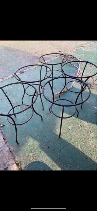 Mesas altas bar terraza hay altas y bajas y mesas 