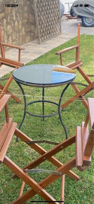 Mesas altas bar terraza hay altas y bajas y mesas 