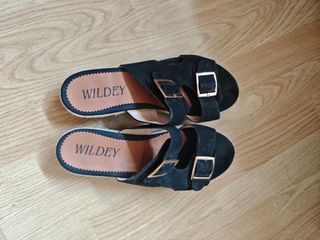 Sandalias cuña WILDEY negras 38