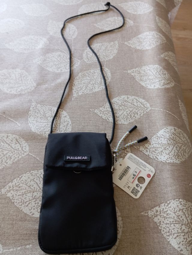 Bolso bandolera PULL&BEAR negro