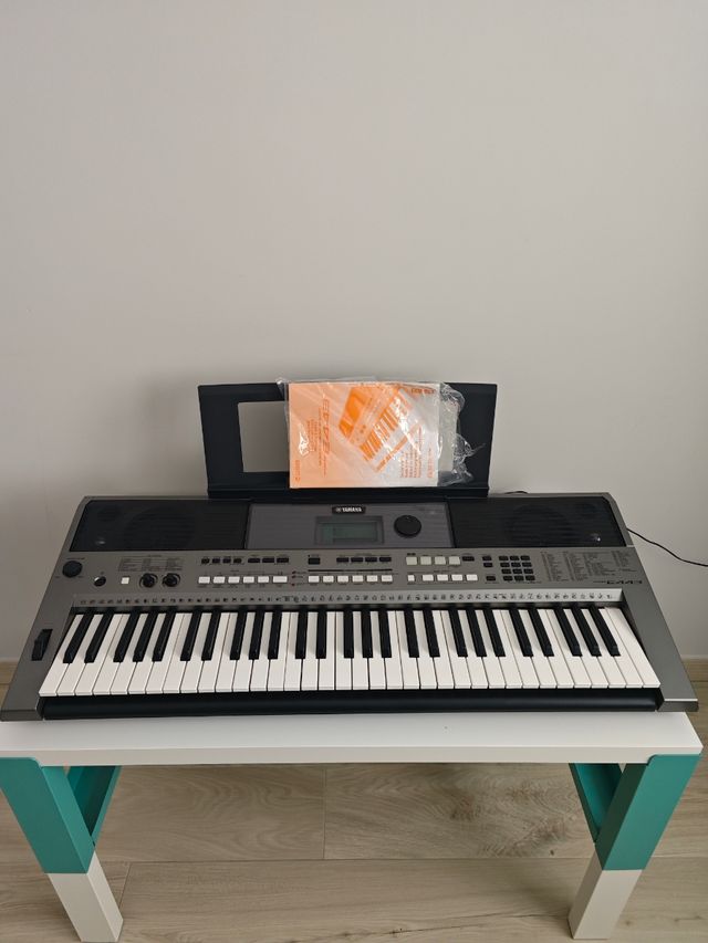 Yamaha PSR-E443