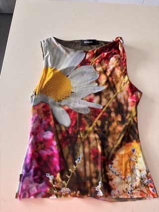 Top flores Desigual