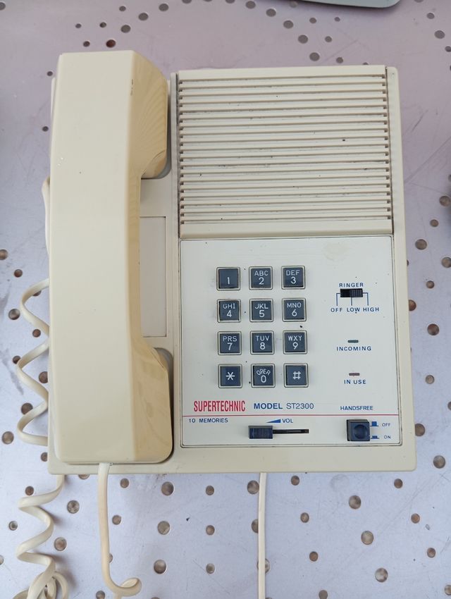 Antigo telefone SUPERTECHNIC ST2300