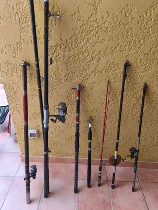 6 Cañas de pescar usadas