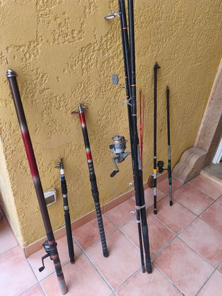 6 Cañas de pescar usadas