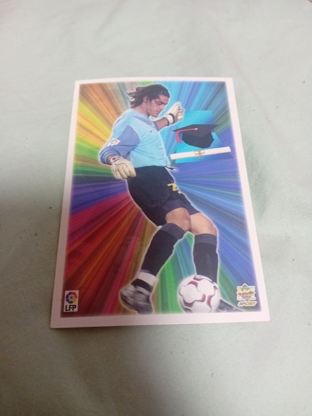 Carta coleccionable portero Víctor valdes.