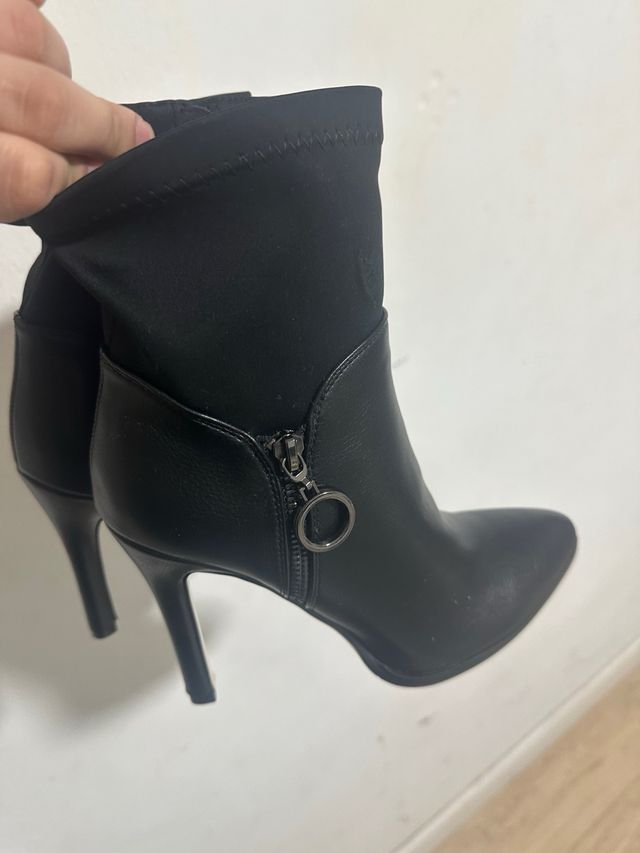 Stivali neri con tacco sottile