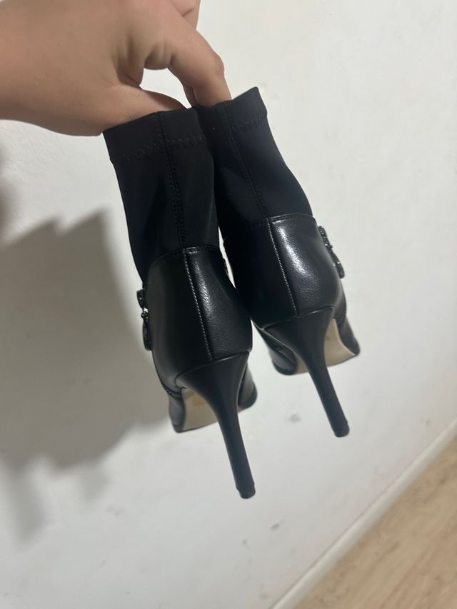 Stivali neri con tacco sottile