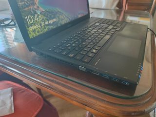 Portátil Fujitsu negro
