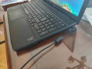 Portátil Fujitsu negro