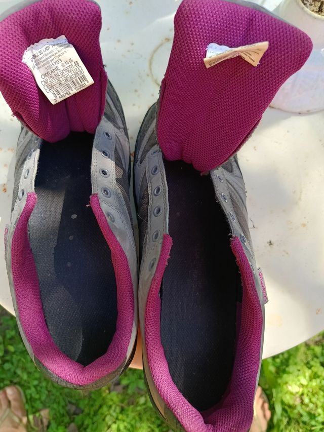 Botas montaña mujer grises