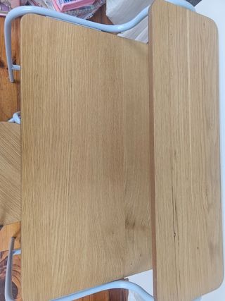 Pupitre infantil de madera y metal