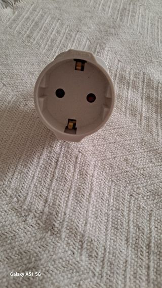 Adaptador enchufe EU-UK