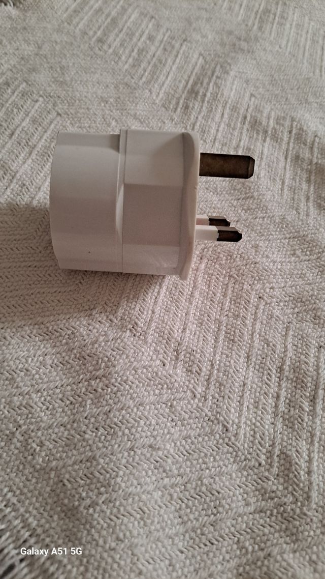 Adaptador enchufe EU-UK